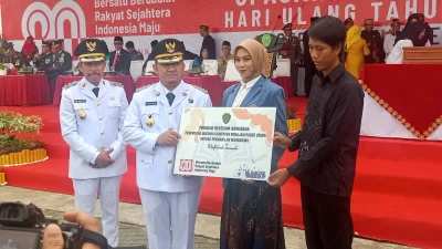 Pemkab Penajam Salurkan Beasiswa Rp7,9 Miliar untuk 1.453 Pelajar Berprestasi